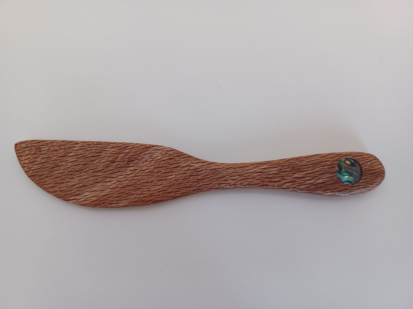 New Zealand native timber knives