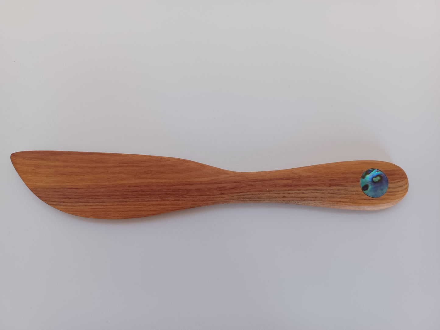 New Zealand native timber knives