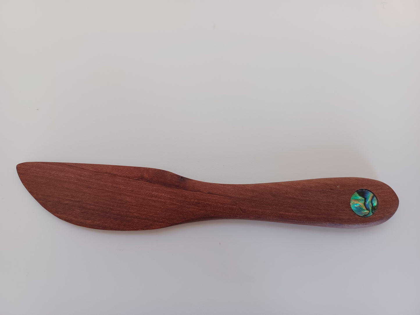 New Zealand native timber knives