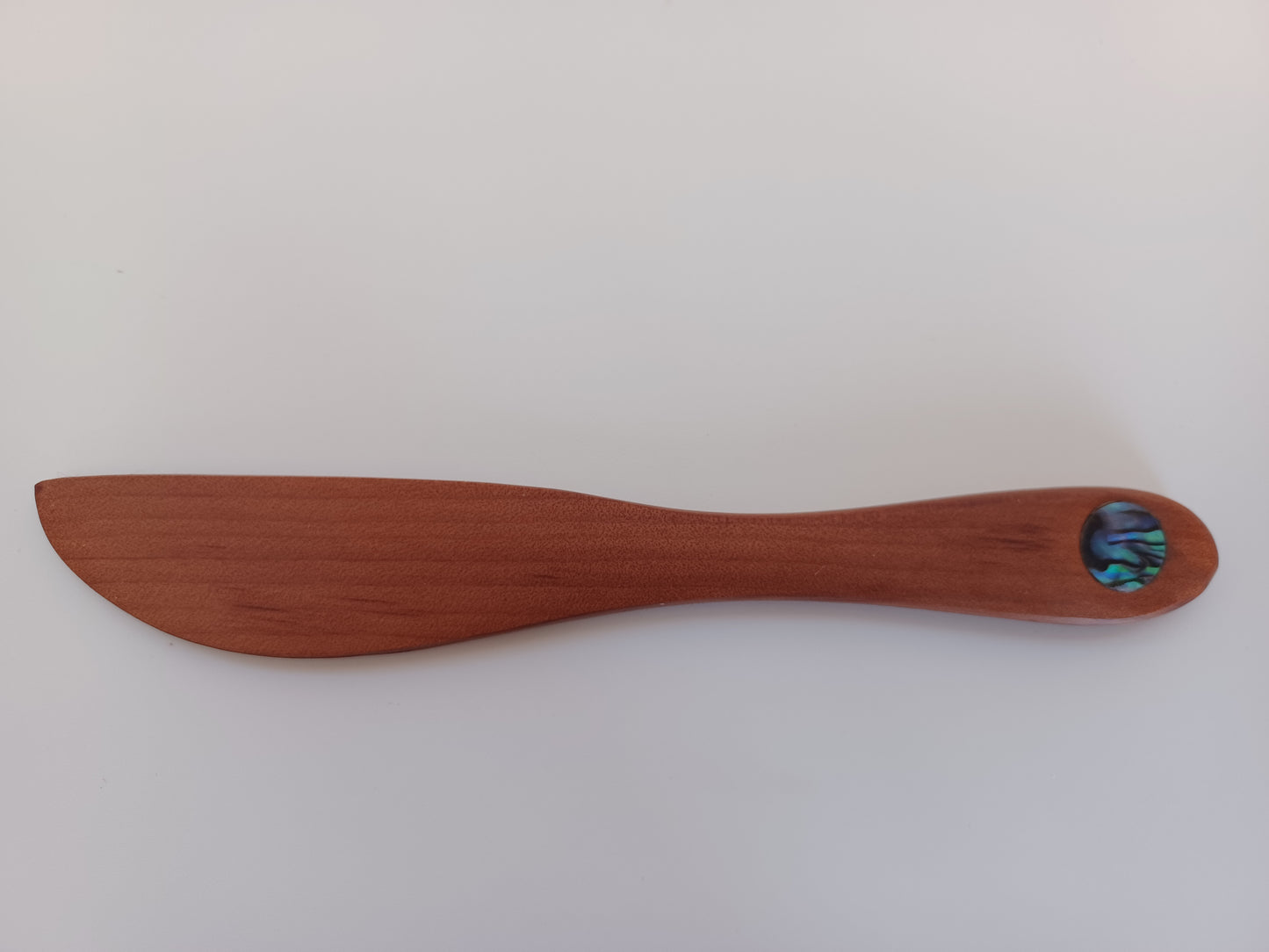 New Zealand native timber knives