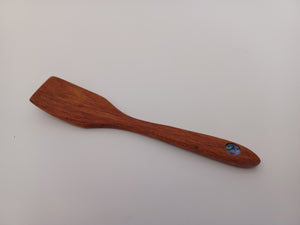 Tiny Rimu shovel scoop